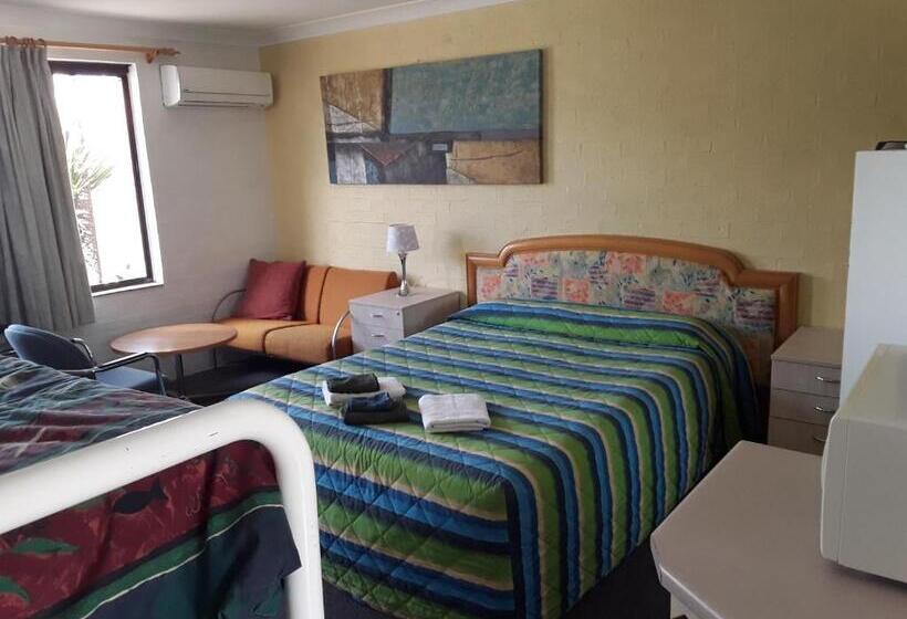 패밀리 룸, Snowdream Motel