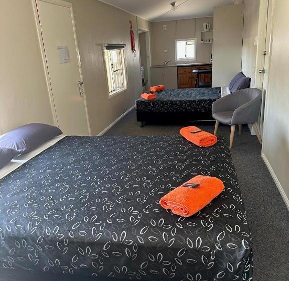 家庭套房, Winton Outback Motel