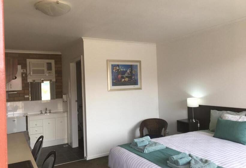 Номер Deluxe, Camellia Motel