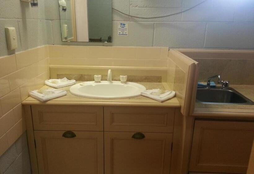 Семейный Номер, Central Coast Motel