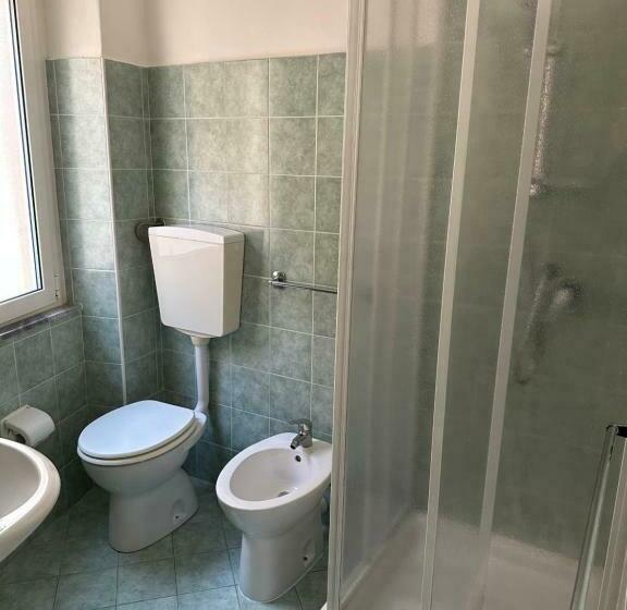 اتاق استاندارد سه نفره, La Bussola