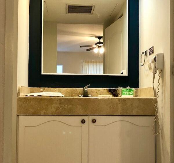 Habitación Triple Estándar, Las Margaritas Merida
