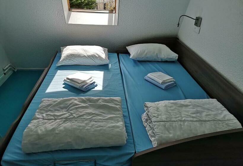 اتاق استاندارد, Auberge De Jeunesse D Orleans