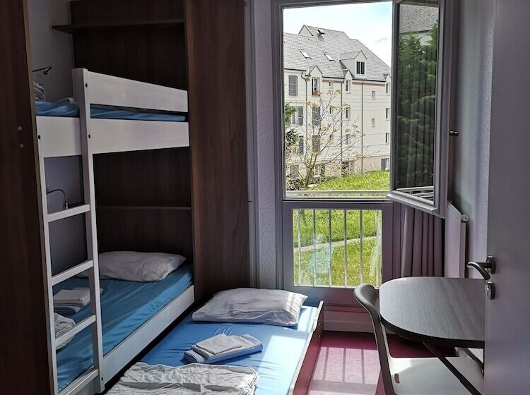 اتاق استاندارد سه نفره, Auberge De Jeunesse D Orleans