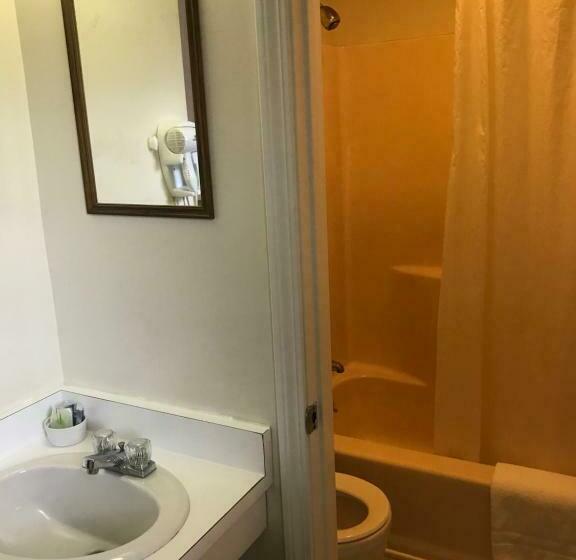 Quarto Estandar, Four Seasons Motor Inn