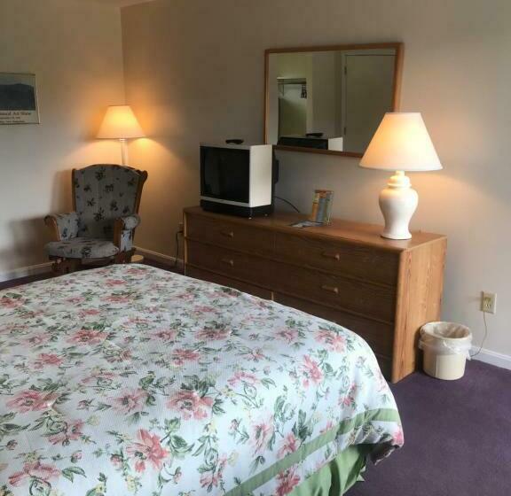 Номер Стандарт, Four Seasons Motor Inn