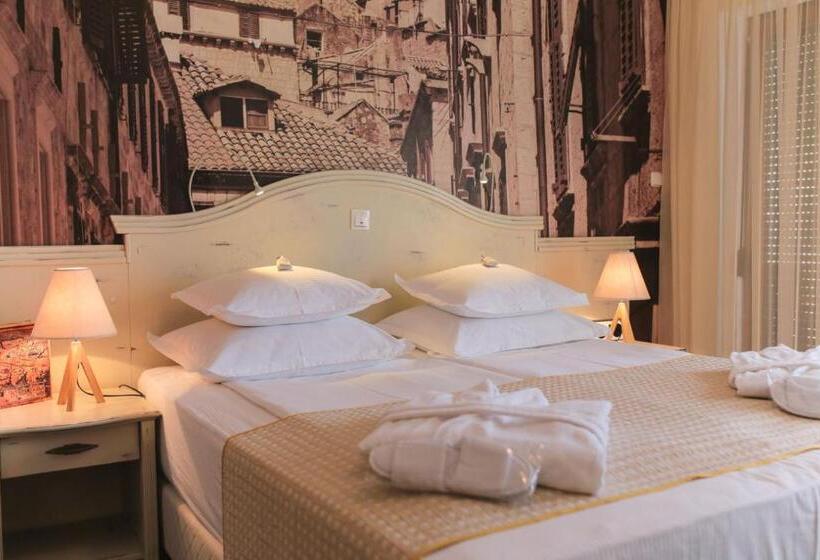 سوییت سوپریور با چشم‌انداز دریا, Boutique Hotel Marco Polo