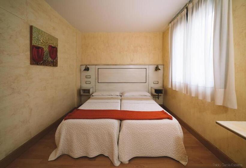 Номер Deluxe с Гидромассажем, Castillo De Javier