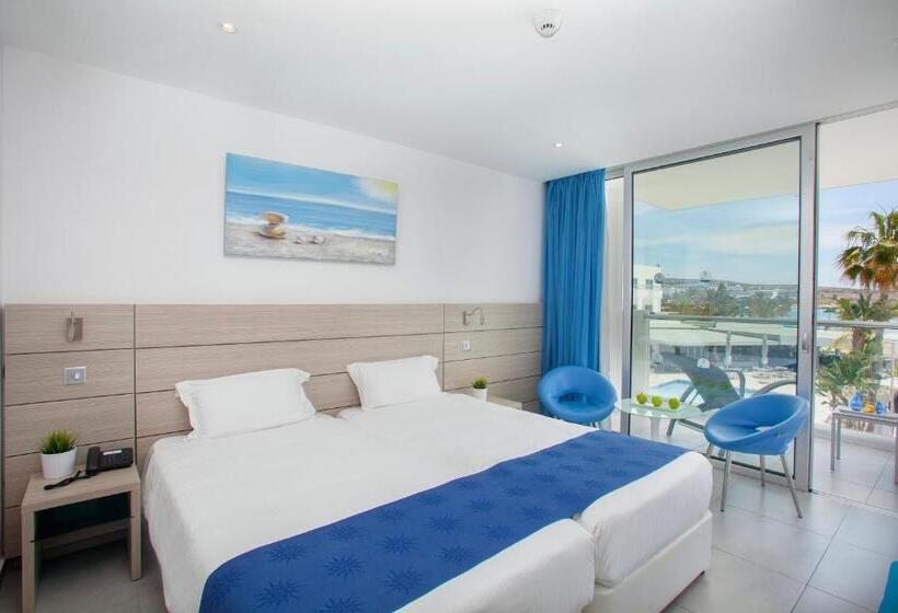 Номер Deluxe Вид на Море, Limanaki Beach Hotel & Suites
