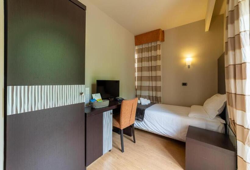 Quarto Estandar Individual, Ristorante San Carlo