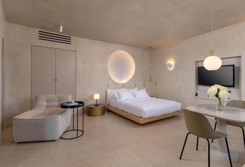 سوئیت با چشم‌انداز, Lilium Hotel Santorini