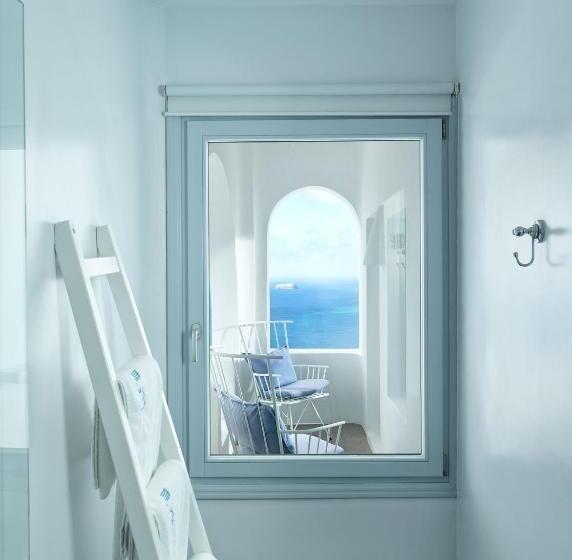 سوئیت با چشم‌انداز, Lilium Hotel Santorini