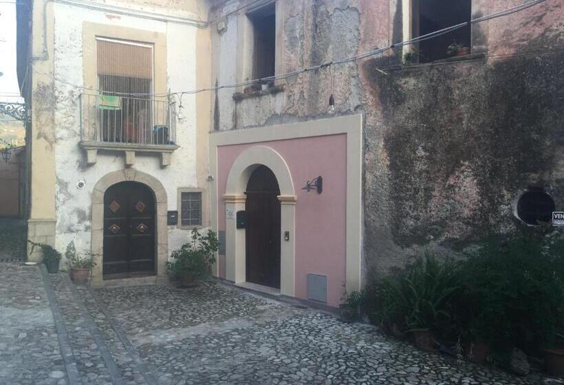 اتاق استاندارد با چشم‌انداز دریا, Alla Chiazzetta Calabria