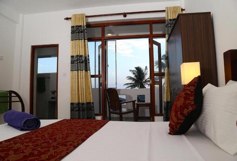 Quarto Deluxe com Sacada, Hikka Regent