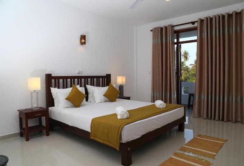 Quarto Deluxe com Sacada, Hikka Regent