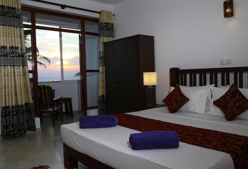 Quarto Deluxe com Sacada, Hikka Regent