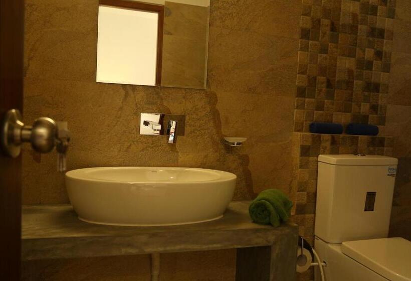 Quarto Deluxe com Sacada, Hikka Regent