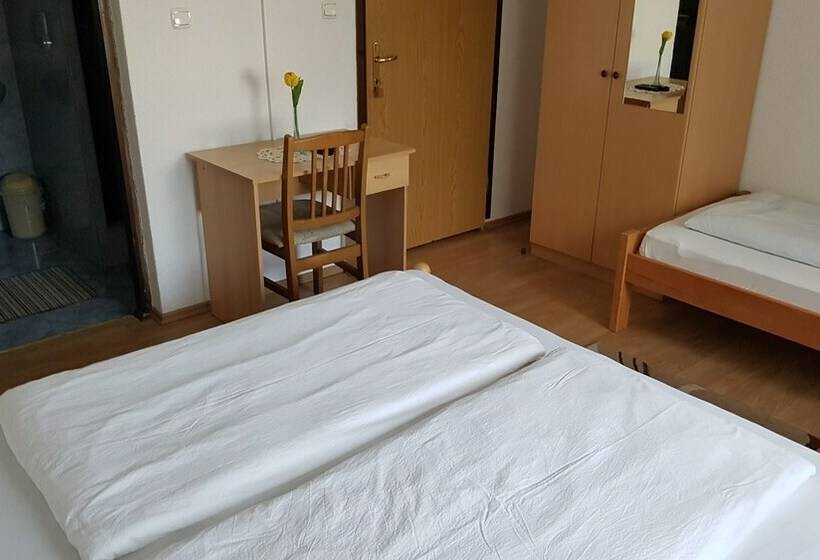 اتاق استاندارد سه نفره, St George B&b