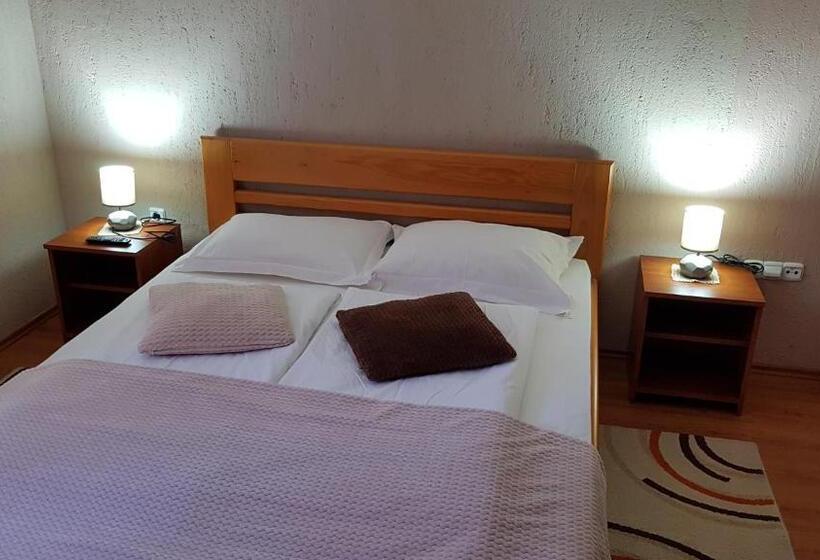 اتاق استاندارد سه نفره, St George B&b