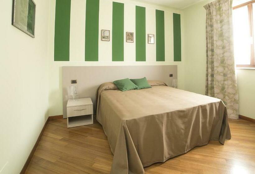 اتاق خانوادگی, B&b La Frola