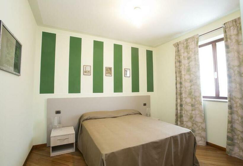 اتاق خانوادگی, B&b La Frola