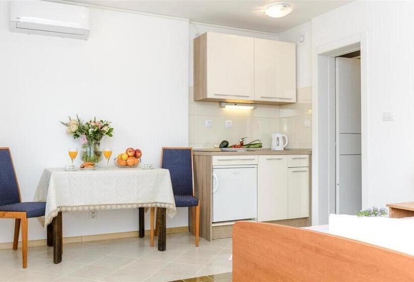 Студио Стандарт с Террасой, Guest House Rooms Rose