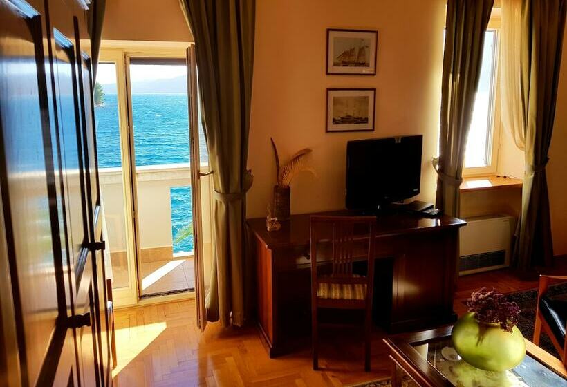 Люкс Deluxe Вид на Море, Villa Rava Hotel & Restaurant