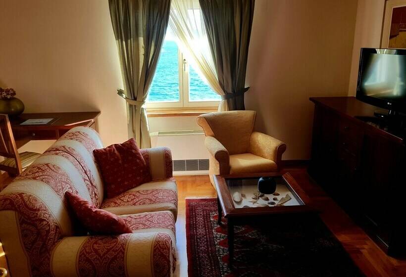 Люкс Deluxe Вид на Море, Villa Rava Hotel & Restaurant