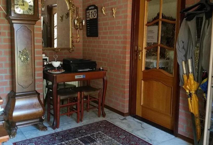 Standard Triple Room with Terrace, Erbuca Bed And Breakfast