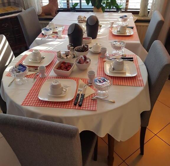 Standard Triple Room with Terrace, Erbuca Bed And Breakfast