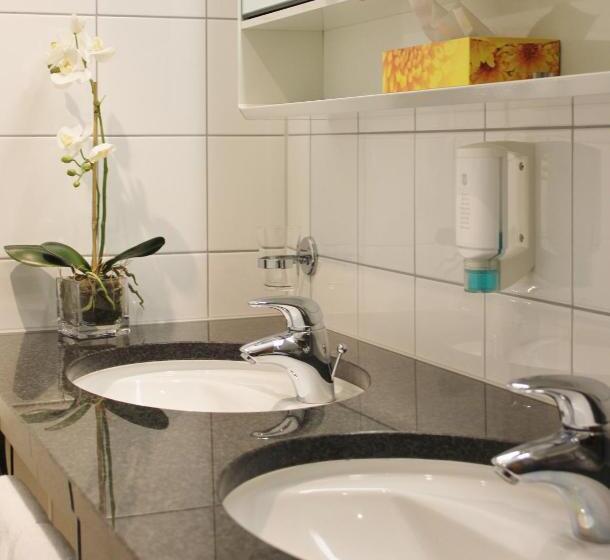 Полулюкс, Landhotel Hubertus