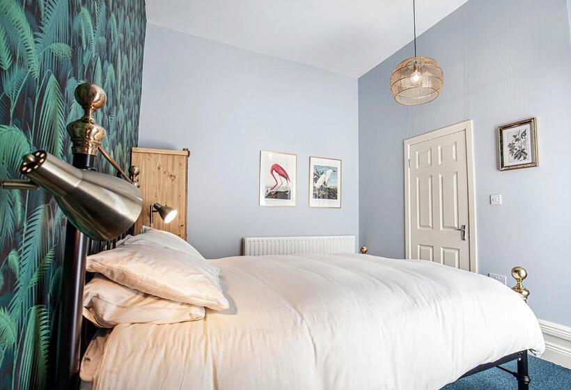 غرفة قياسية, The Valley House