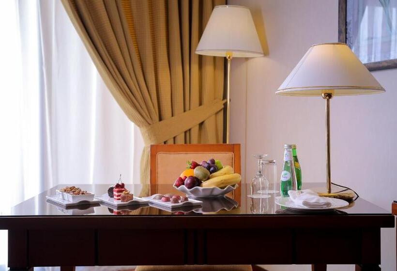 Люкс Повышенной Комфортности, Mövenpick Hotel Jeddah