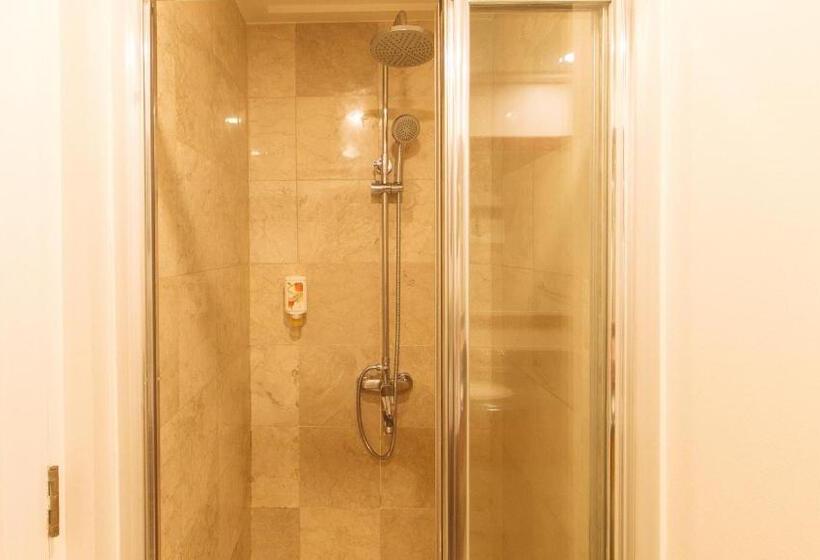 디럭스 룸, Reddoorz Premium At The Residences Olympia Makati