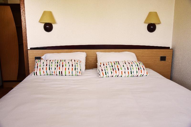 Quarto Economy, Akra Kemer