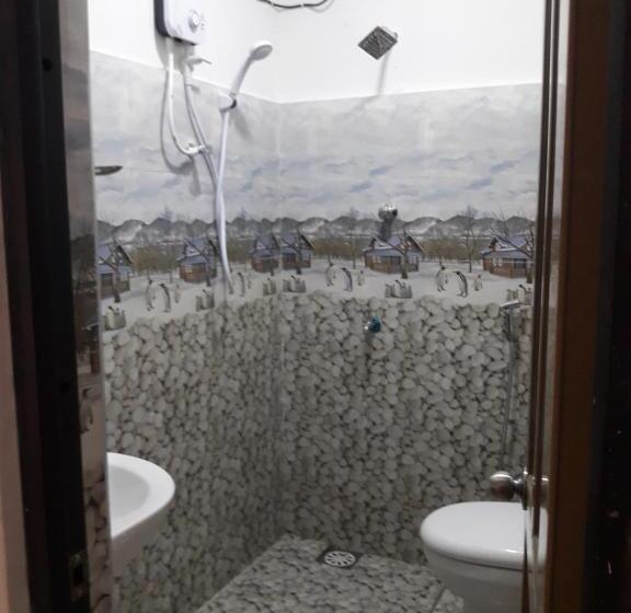 חדר דלוקס, White Wall