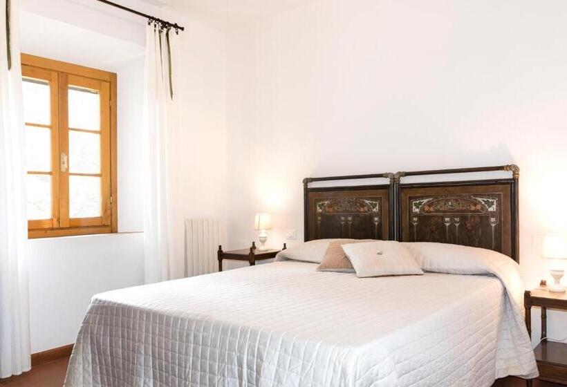 Standard room with outdoor bath, Agriturismo Podere Rondinaio
