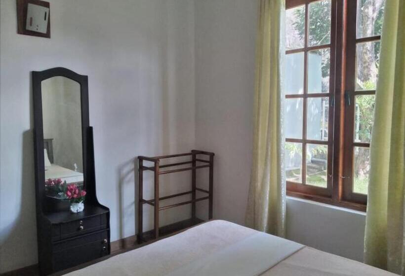 Номер Deluxe, Deer Point Hotel Kandy