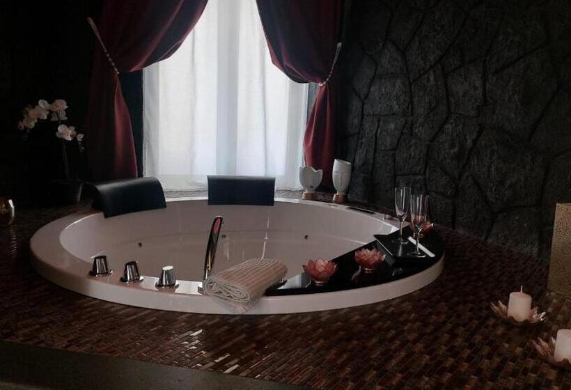 Люкс, Th Luxury Rooms