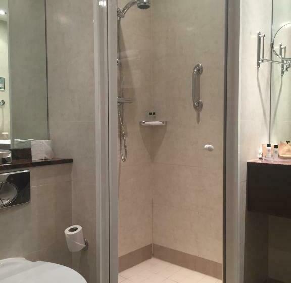 اتاق لوکس, Castleknock