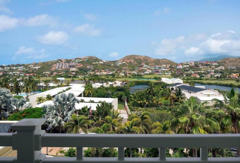 سوئیت رویال با چشم‌انداز زمین گلف, St. Kitts Marriott Resort & The Royal Beach Casino