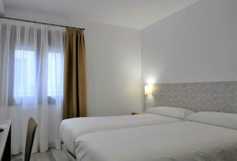 Номер Стандарт, Hostal Restaurante Villa De Brihuega