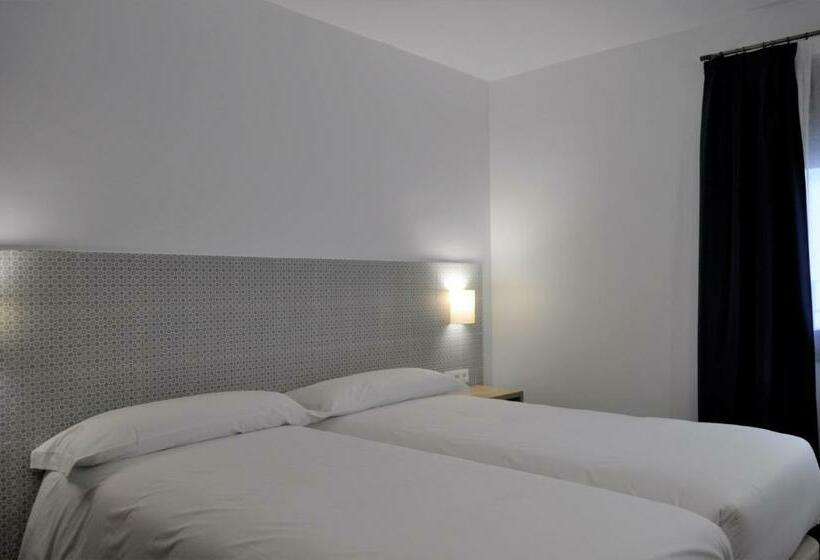 Номер Стандарт, Hostal Restaurante Villa De Brihuega