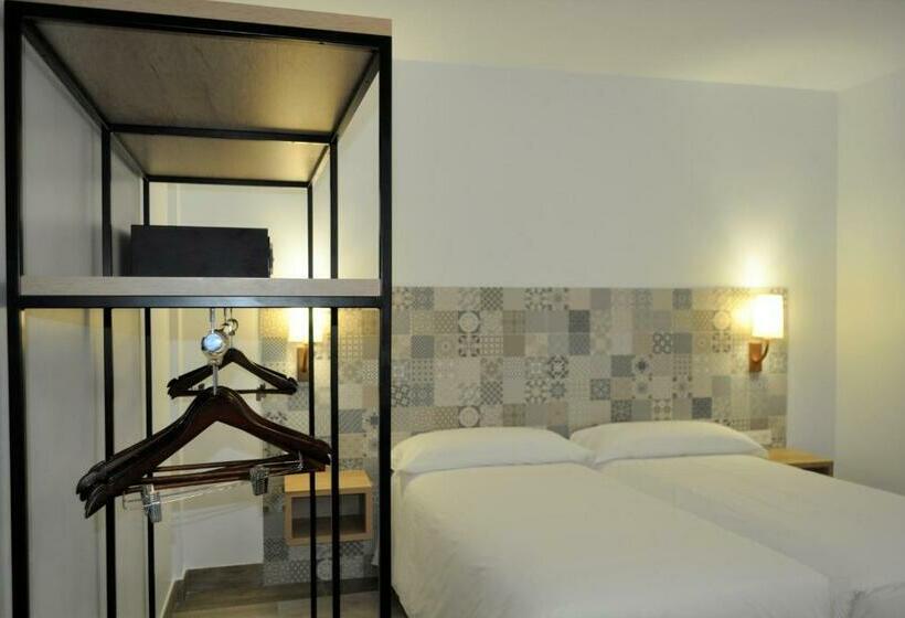 Номер Стандартный с Видом, Hostal Restaurante Villa De Brihuega