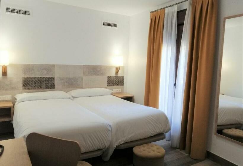 Номер Стандартный с Видом, Hostal Restaurante Villa De Brihuega