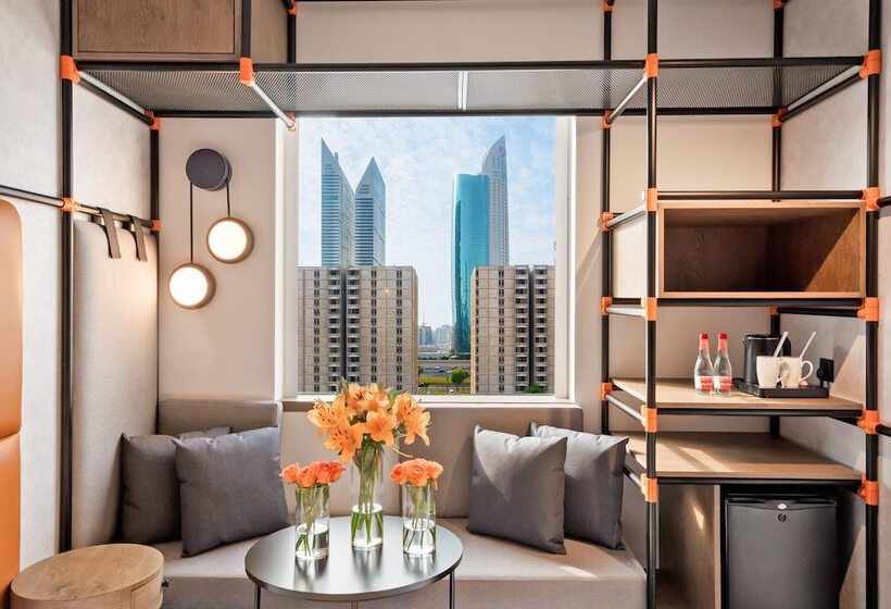 Номер Стандарт, Ibis World Trade Centre