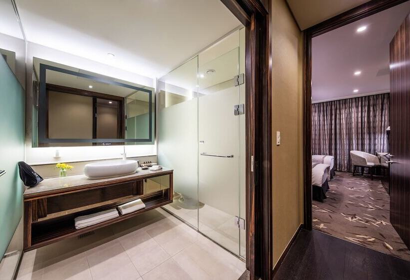Апартаменты Premium 3 Спальни, Oakwood Premier Coex Center