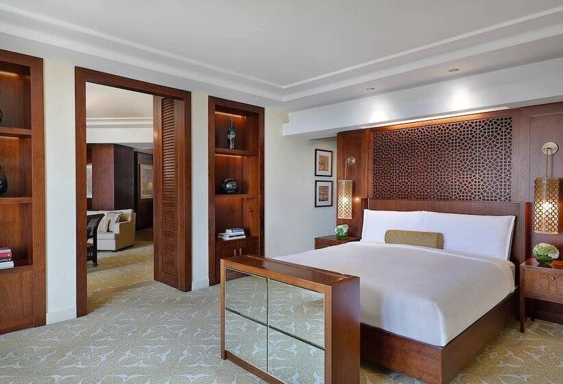 Номер Клуб Вид на Море, The Ritz-Carlton, Dubai