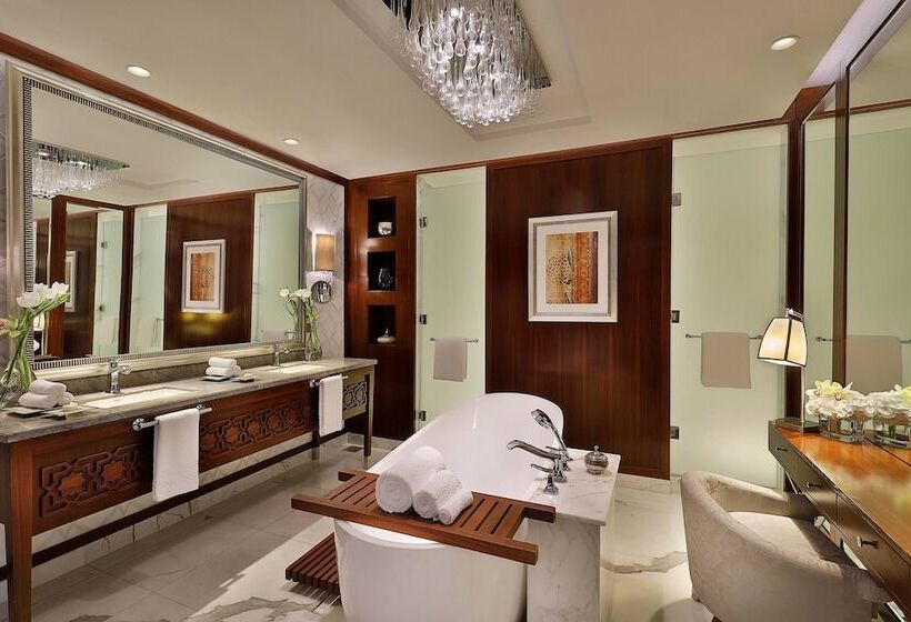 Люкс Клуб, The Ritz-Carlton, Dubai