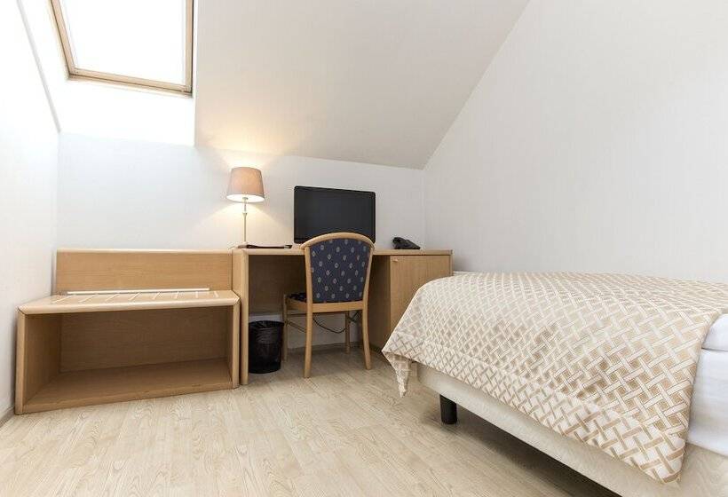 Quarto Estandar Individual, Tivoli Prague
